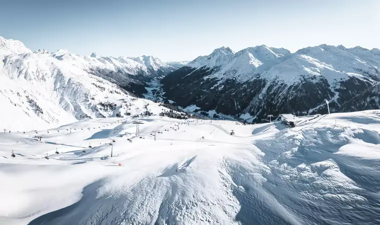 Bergpanorama über den Galzig bis ins Tal